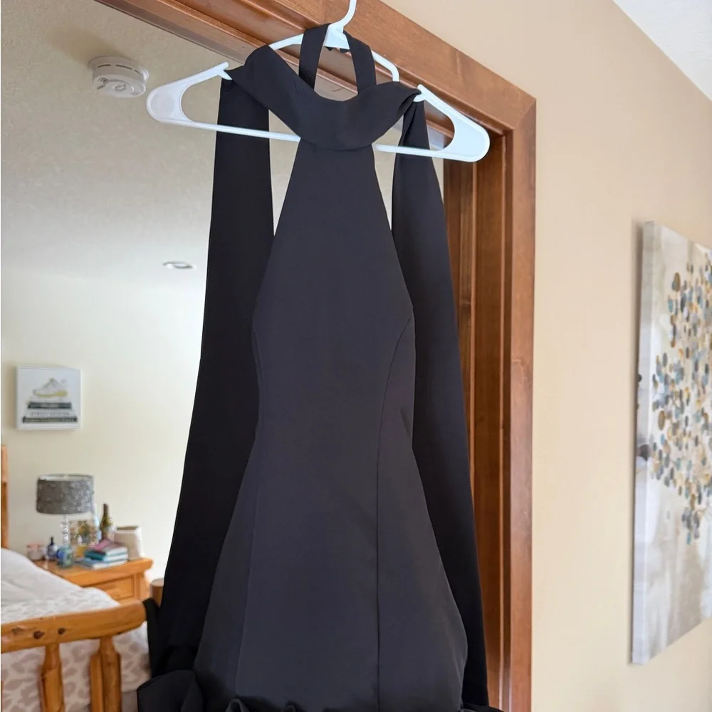 ClubL London Elegant Black Mini Dress - Picture 3 of 5
